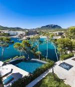 Luxury front line villas for sale in Camp de Mar, Majorca