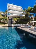 Luxury front line villas for sale in Camp de Mar, Majorca