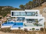 Villa with sea views for sale in Cala Llamp-Pto. Andratx, Majorca