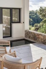 Flat with sea views, terrace and swimming pool for sale in Cala Major, Majorca