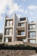 Flat with sea views, terrace and swimming pool for sale in Cala Major, Majorca