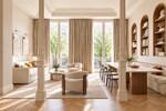 Sal&oacute;n parisino luminoso y elegante.jpg
