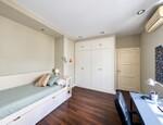 Dormitorio moderno con oficina en casa
