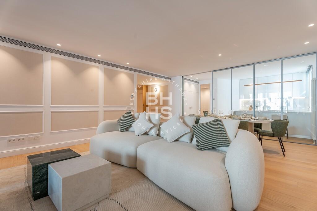 Amplio ático de 4 dormitorios con terraza en Castellana, Castellana, Salamanca