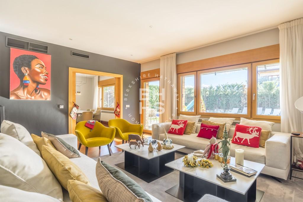 5-bed villa with terrace in Ciudalcampo