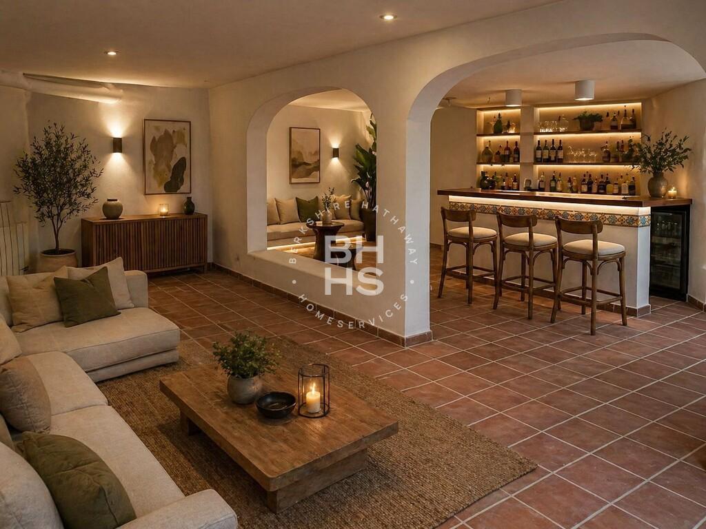 Classic 5-bed villa with parking in Ciudalcampo