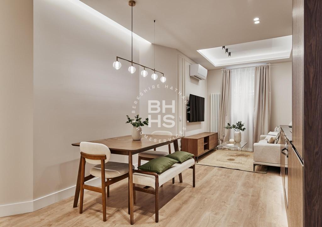 2-bed apartment with parking in Almagro, Chamberí