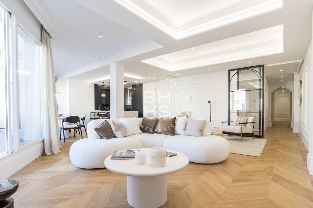 Ático de 3 dormitorios con terraza en Castellana, Salamanca