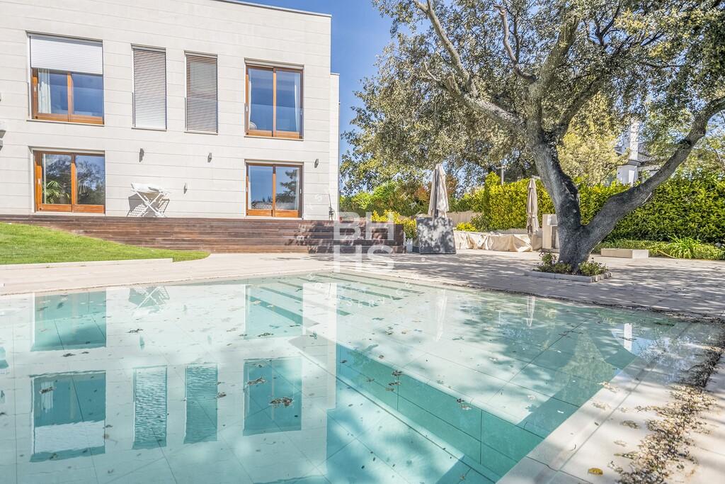 Chalet for sale in La Moraleja