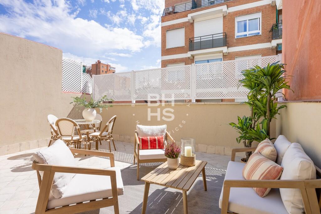 2-bed penthouse with terrace in Almagro, Chamberí