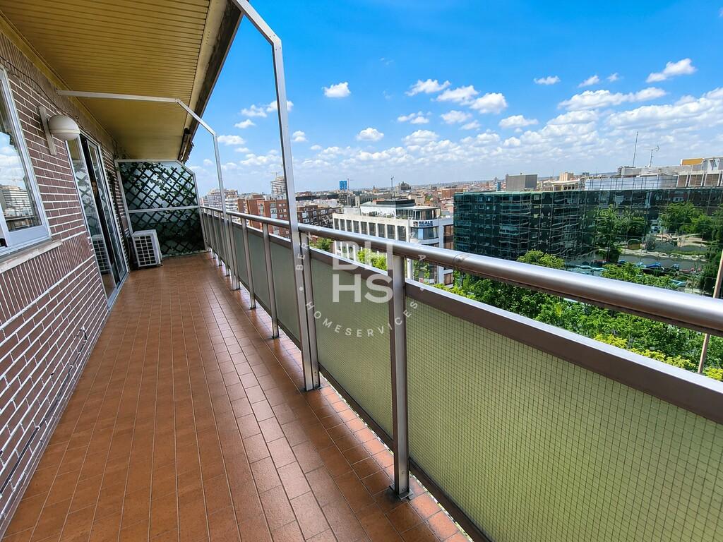 5-bed apartment with terrace in Príncipe de Vergara, Salamanca