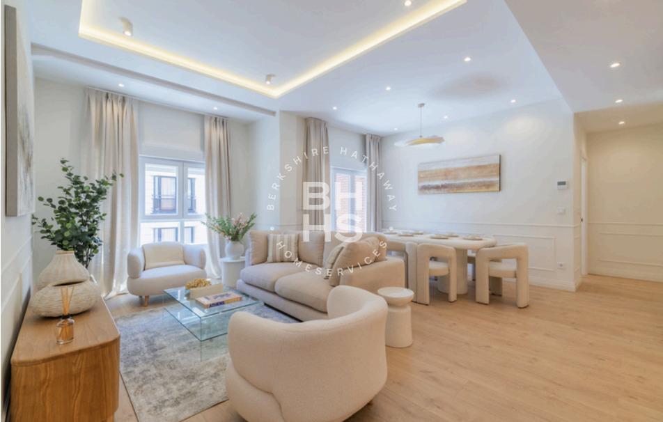 Bright 3-bed penthouse with terrace on Guindalera, Salamanca