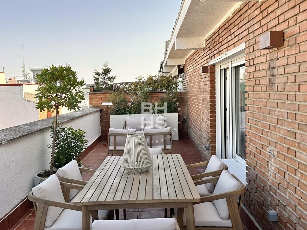 3-bed penthouse with terrace in Goya, Salamanca